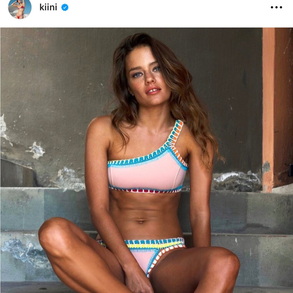 TOP AND BOTTOM: KIINI like new condition